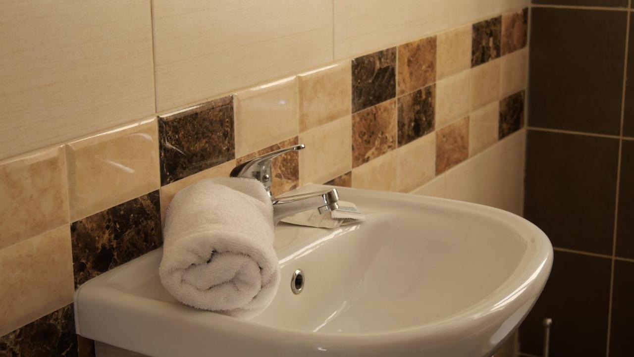 Sunstone Boutique Guest House Буджибба Экстерьер фото