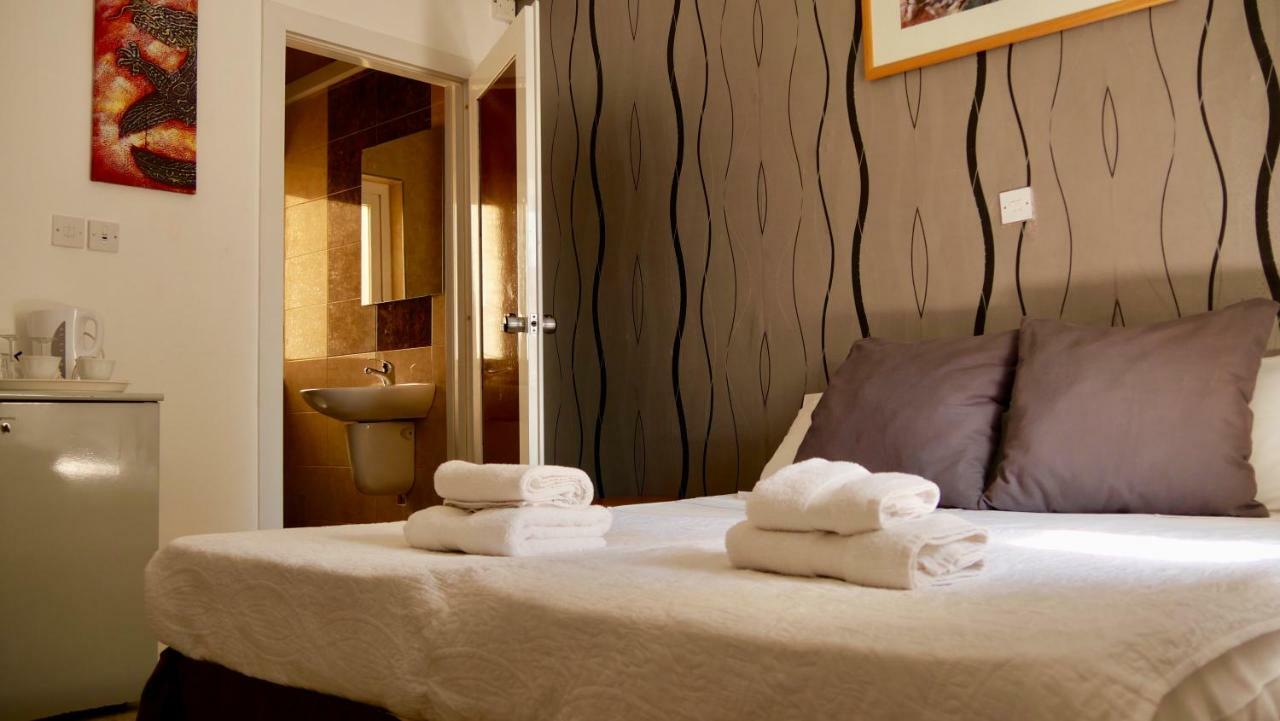 Sunstone Boutique Guest House Буджибба Экстерьер фото